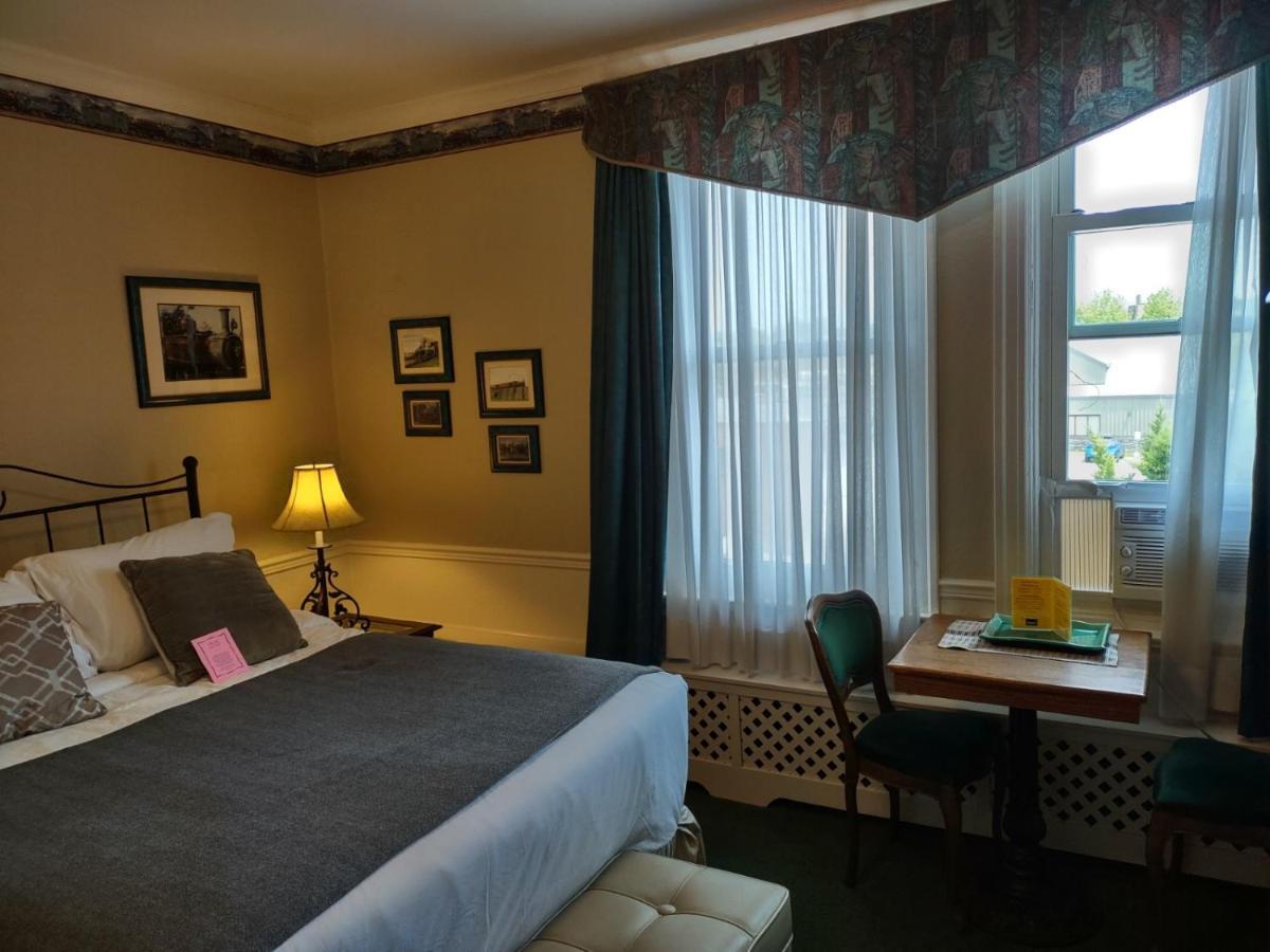 The King George Inn 코복 외부 사진
